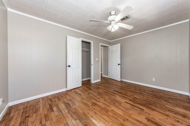 Building Photo - 2835 Beverly Rd