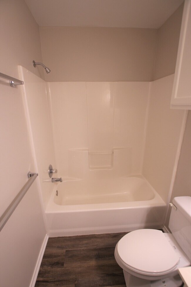 Building Photo - Coming Soon! Updated 3 Bedroom, 2 Bathroom home in Whitehouse ISD!