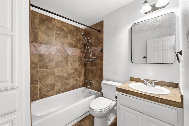 Building Photo - 2500 Steck Ave