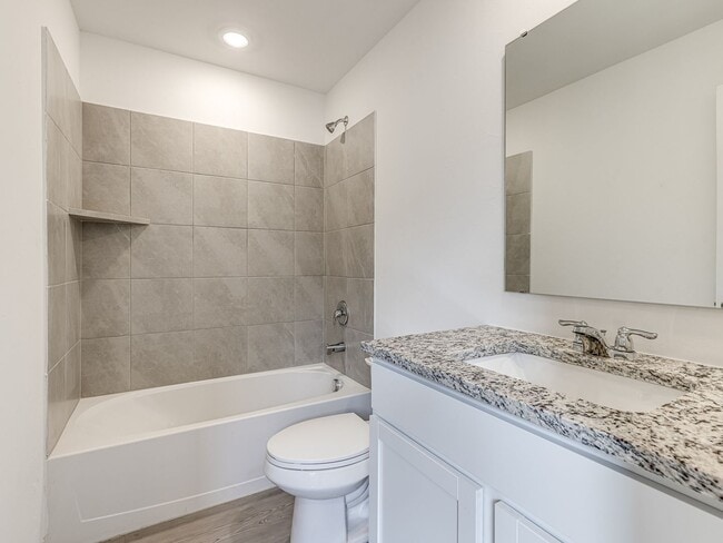 Building Photo - Brand New Home + Edmond Schools + Washer &...
