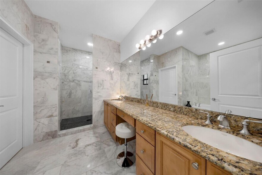 Building Photo - 2900 Hidden Harbour Ct