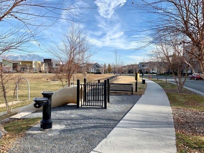 Building Photo - 4538 S Jordan Pkwy