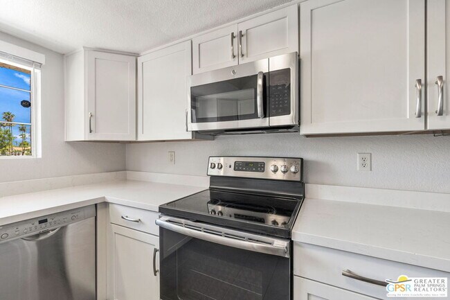 Building Photo - 505 S Farrell Dr