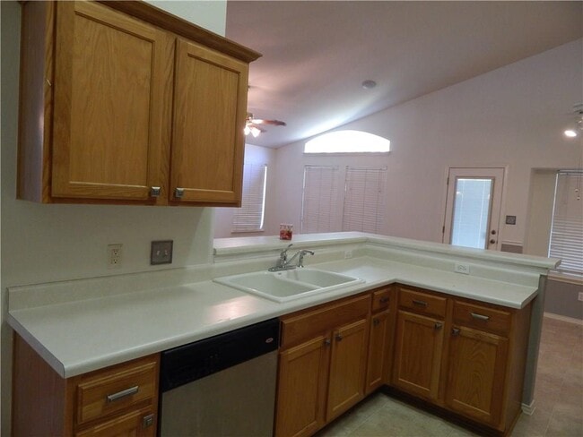 Building Photo - 1622 Balmorhea Ln