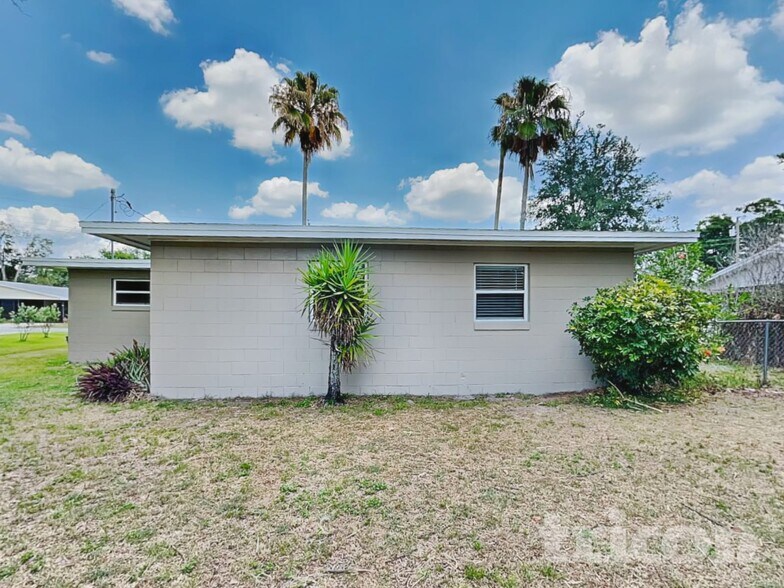Building Photo - 808 Agnes Dr