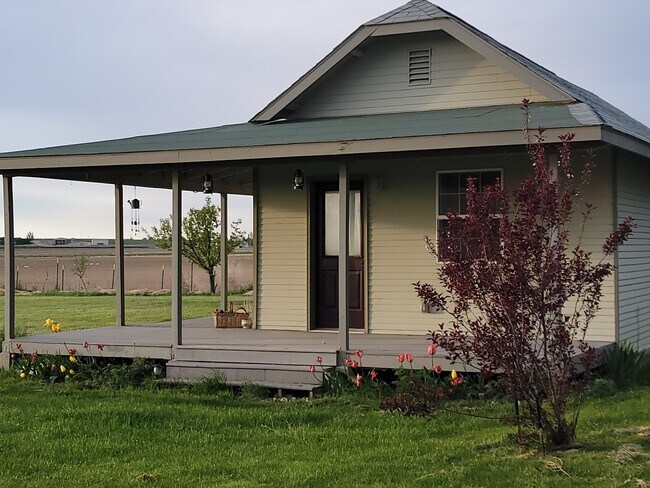 Northside of cottage - 19476 Top Rd