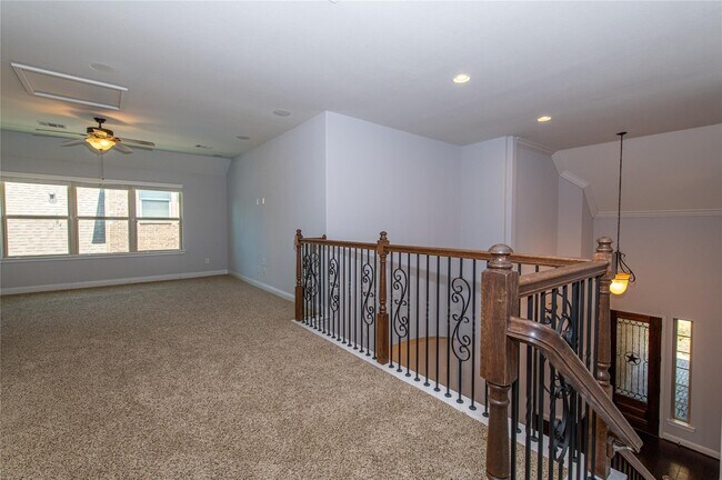 Building Photo - 7 Whispering Thicket Pl