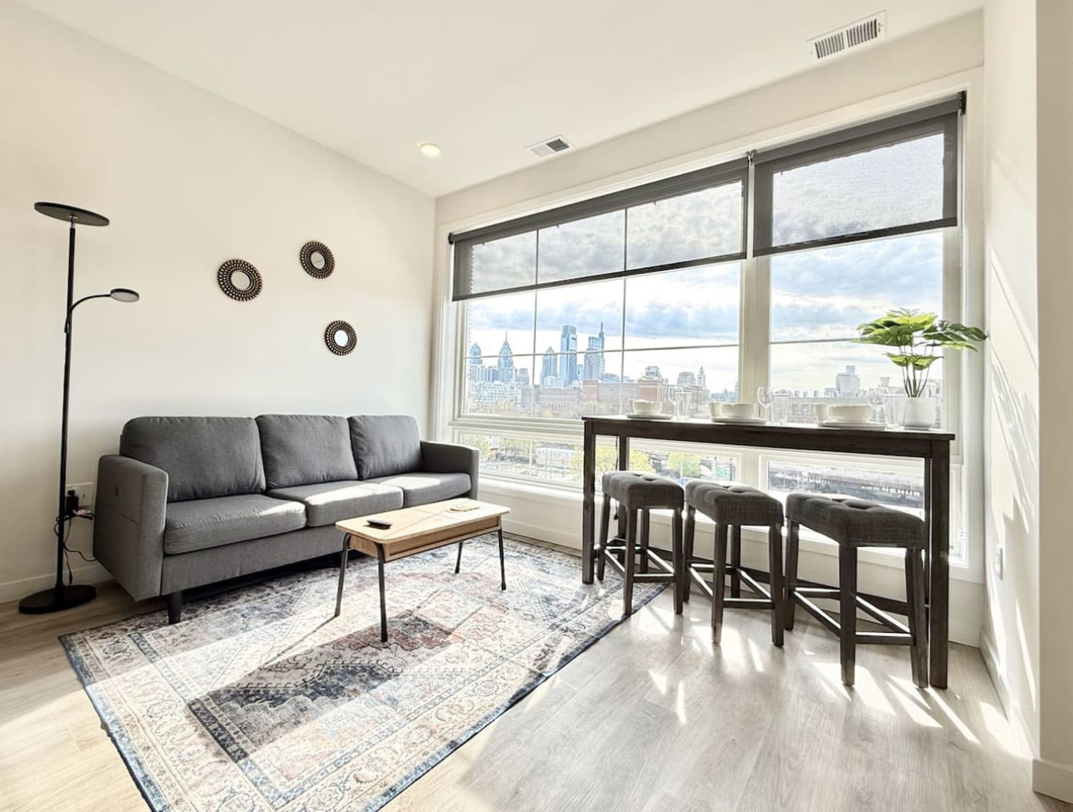 Building Photo - 501 N Perth St