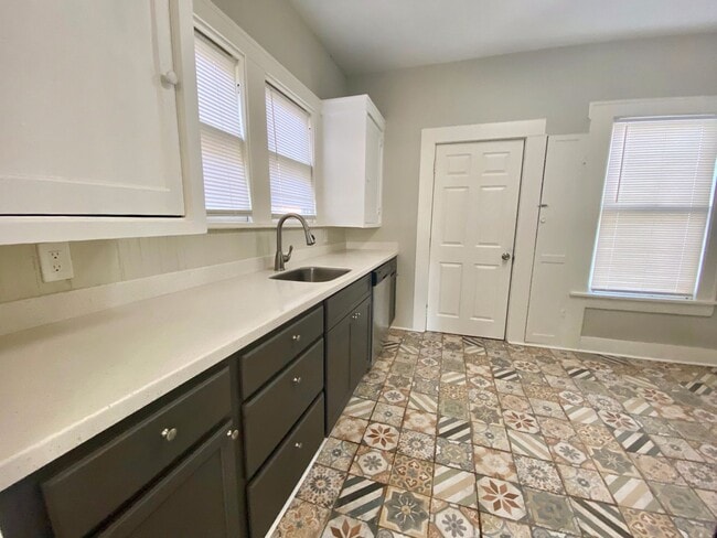 Building Photo - Recreated Historic home 2 BD | 1.5 BA