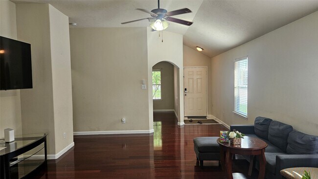 Building Photo - 9611 Drummond Cliff Ln