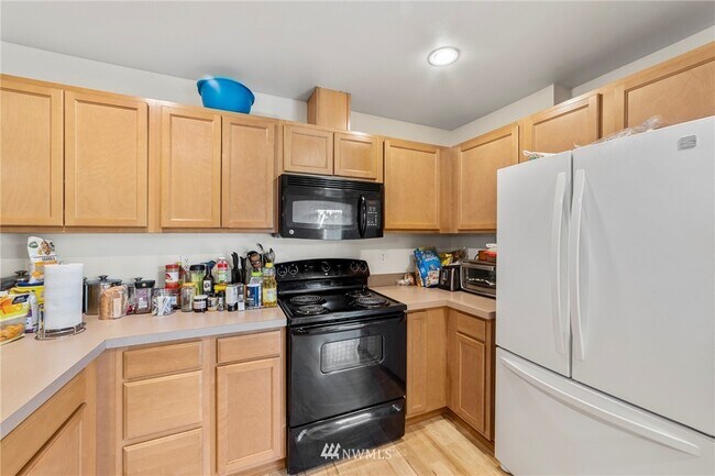 Building Photo - 822 Lincoln St