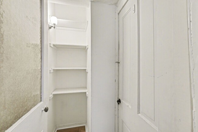 Building Photo - One bed, partially furnished, all utilities included