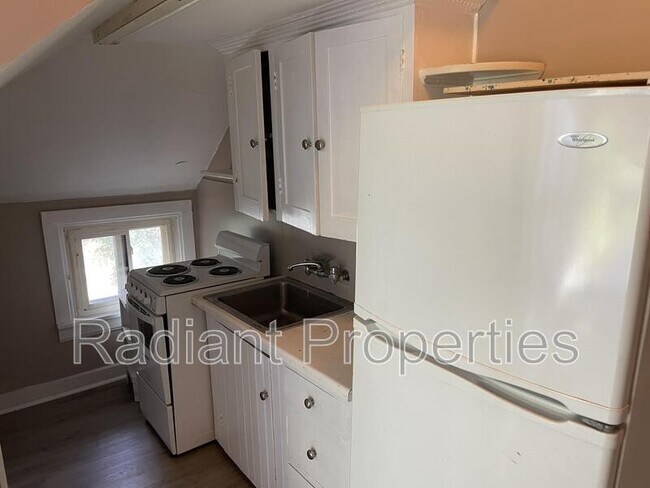 Building Photo - 415 Boone St