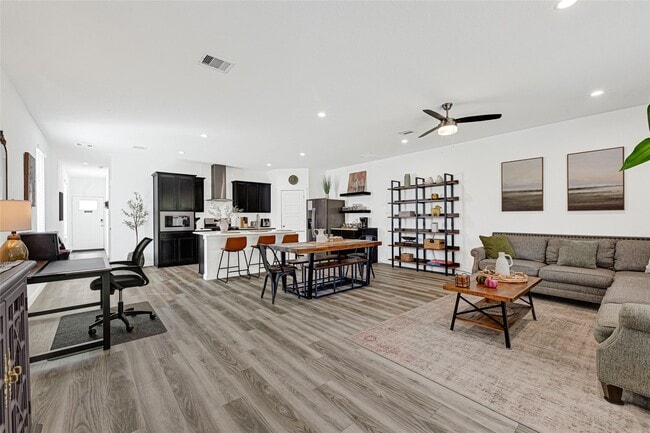 Building Photo - 3235 Creston Gate Dr