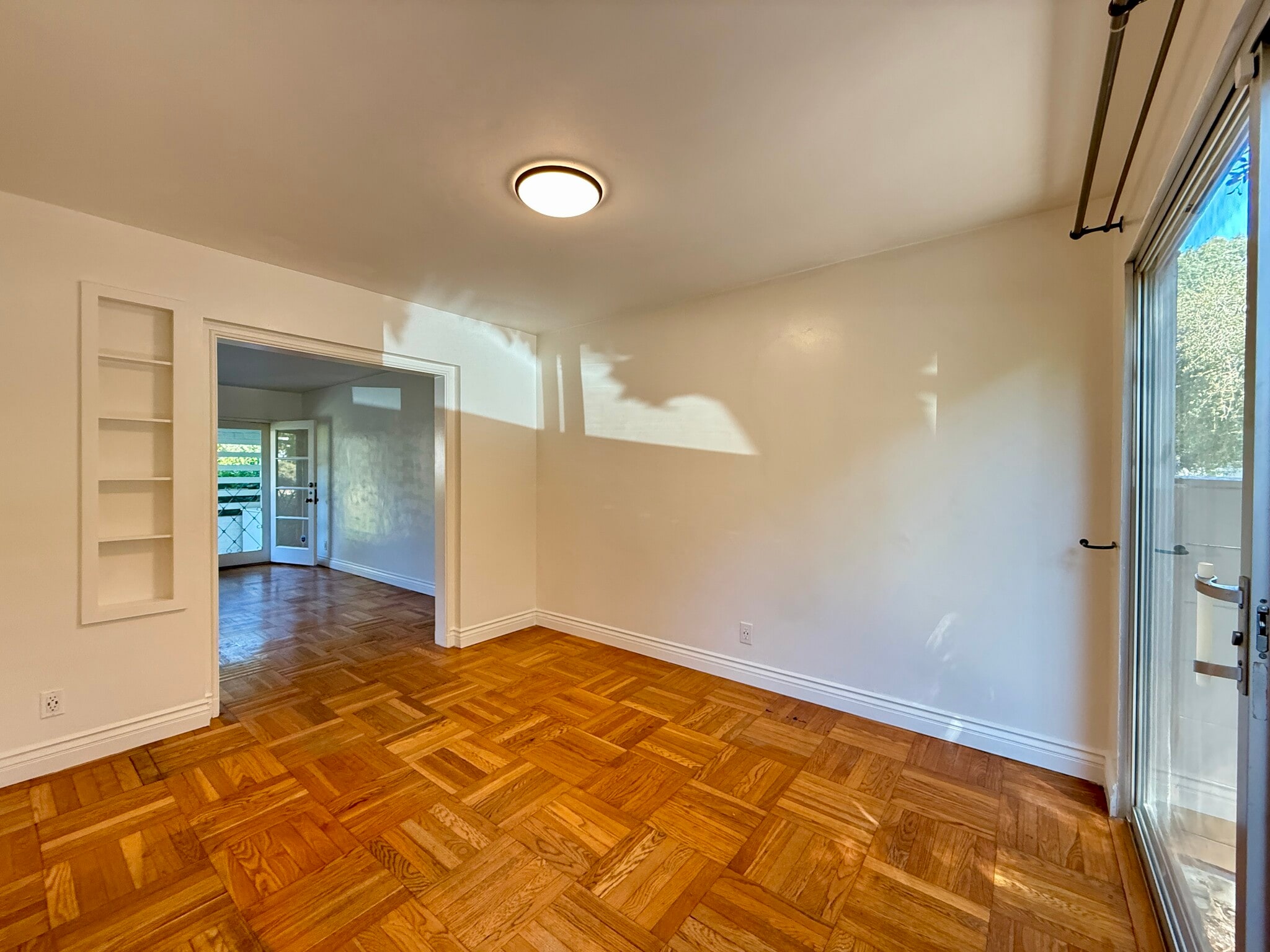 Building Photo - 5183 Village Grn