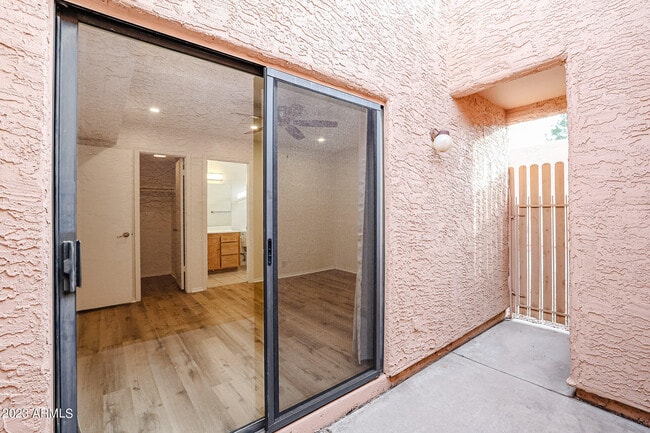 Building Photo - 8940 W Olive Ave