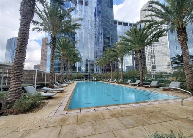 Building Photo - 877 Francisco St