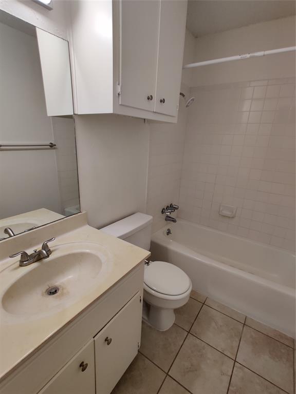 Building Photo - 5103 Summerset Trail