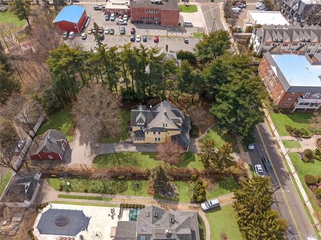 Building Photo - 121 Morris Ave