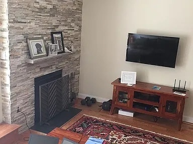 Building Photo - 2044 Appletree St