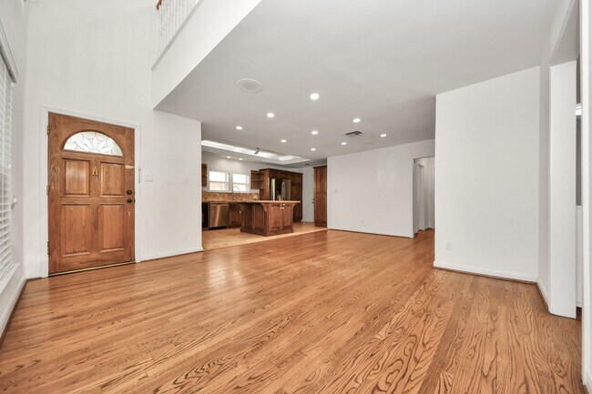 Building Photo - 3912 Ruskin St