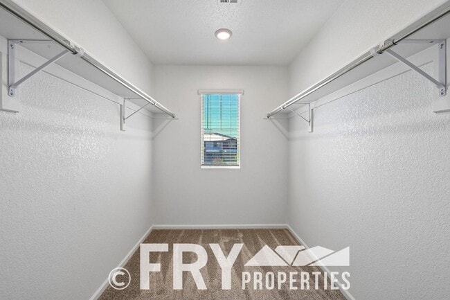 Building Photo - 3BR Home w/ Attached Garage + Easy Commute to Denver & DIA