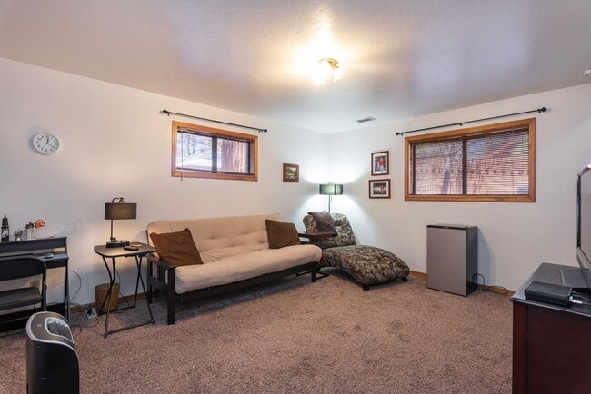 Building Photo - Four Bedroom in the Pines of Prescott