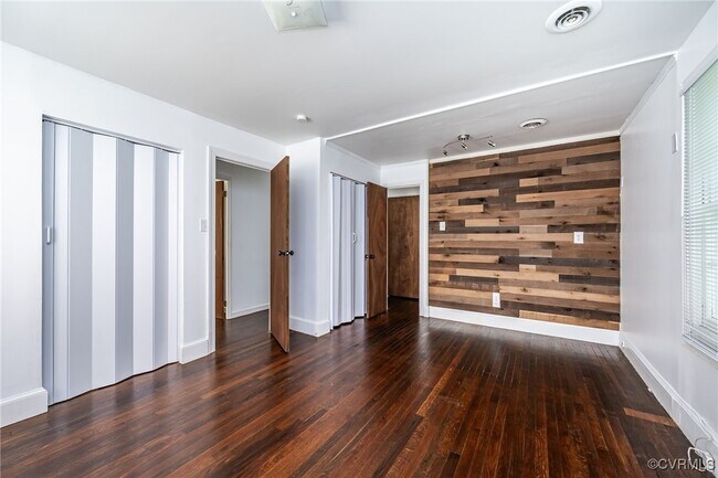 Building Photo - 4836 Burtwood Ln