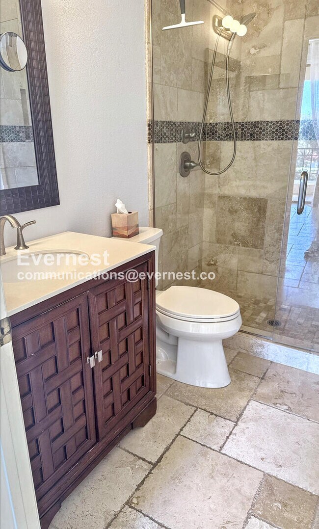 Building Photo - 9708 E Vía Linda