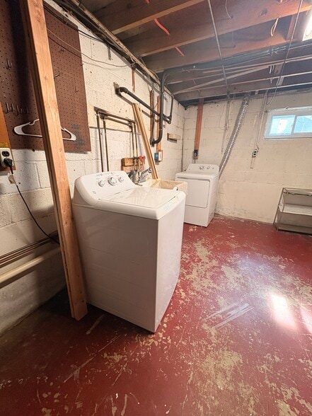 Building Photo - 910 Logwood Rd