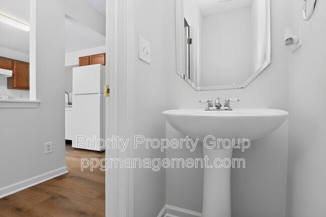 Building Photo - 3204 Barons Court Rd
