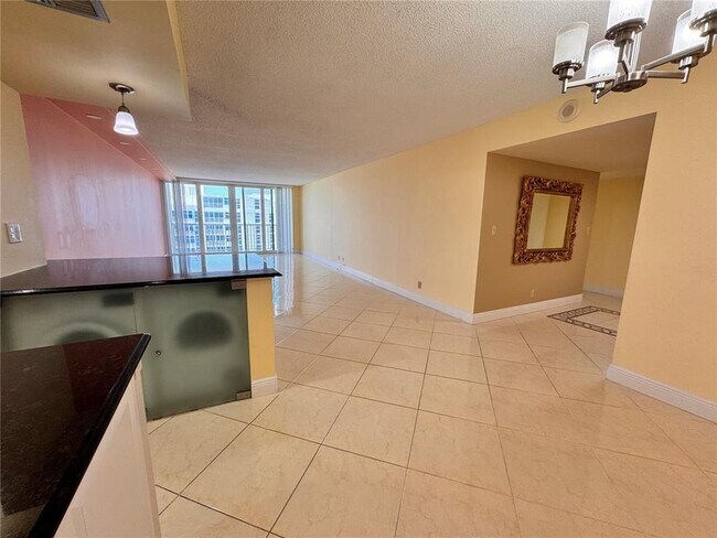 Building Photo - 1370 S Ocean Blvd