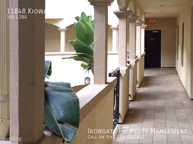 Building Photo - 11848 Kiowa Ave