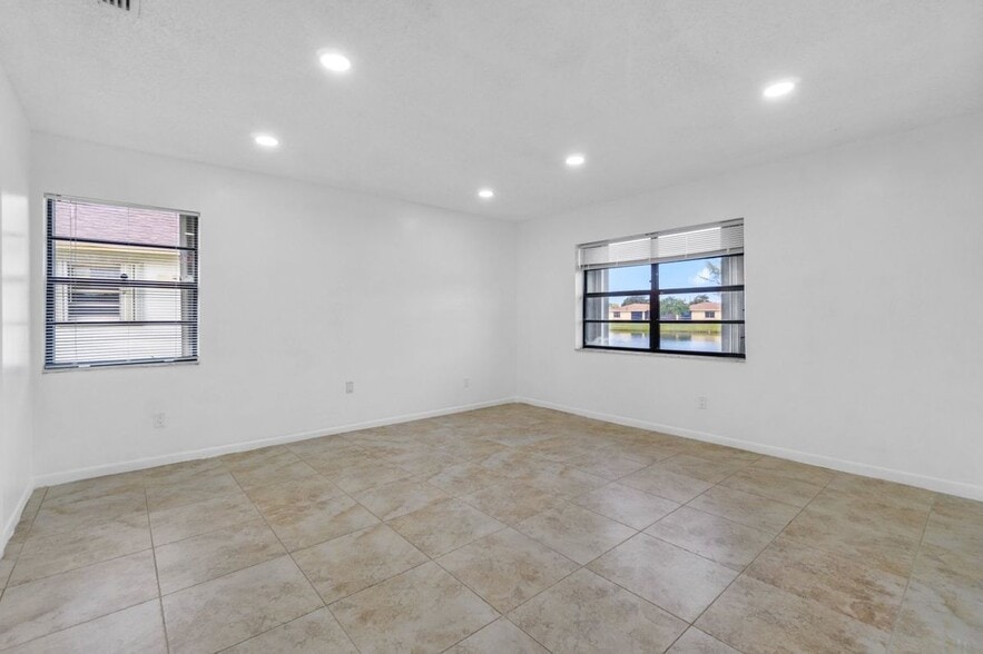 Building Photo - 1620 Granfern Ave