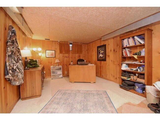 Building Photo - 1101 Valders Ave N