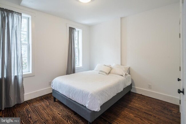 Building Photo - 126 N 3rd St