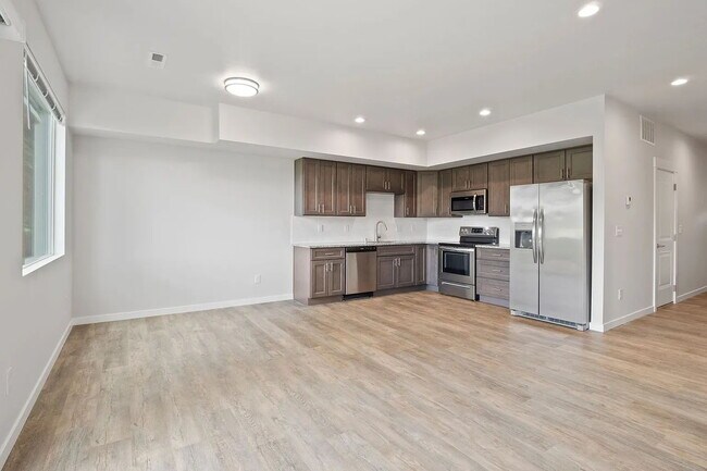 Building Photo - "Spacious 3-Bedroom Duplex Retreat on Park...