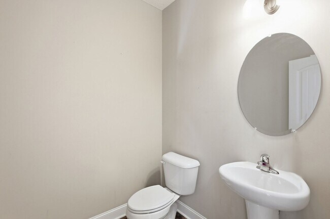 Building Photo - 3 Bedroom Griffin Park Home on Quiet Cul-de-Sac