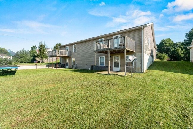 Building Photo - Comanche 124/130