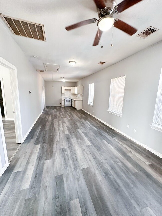 Building Photo - 2522 Rosalie St