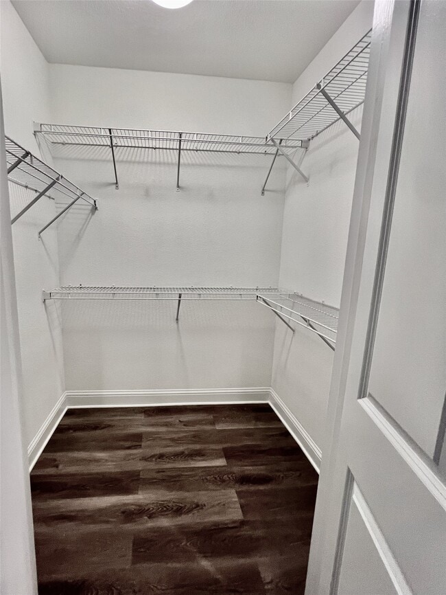 Building Photo - 5353 Memorial Dr