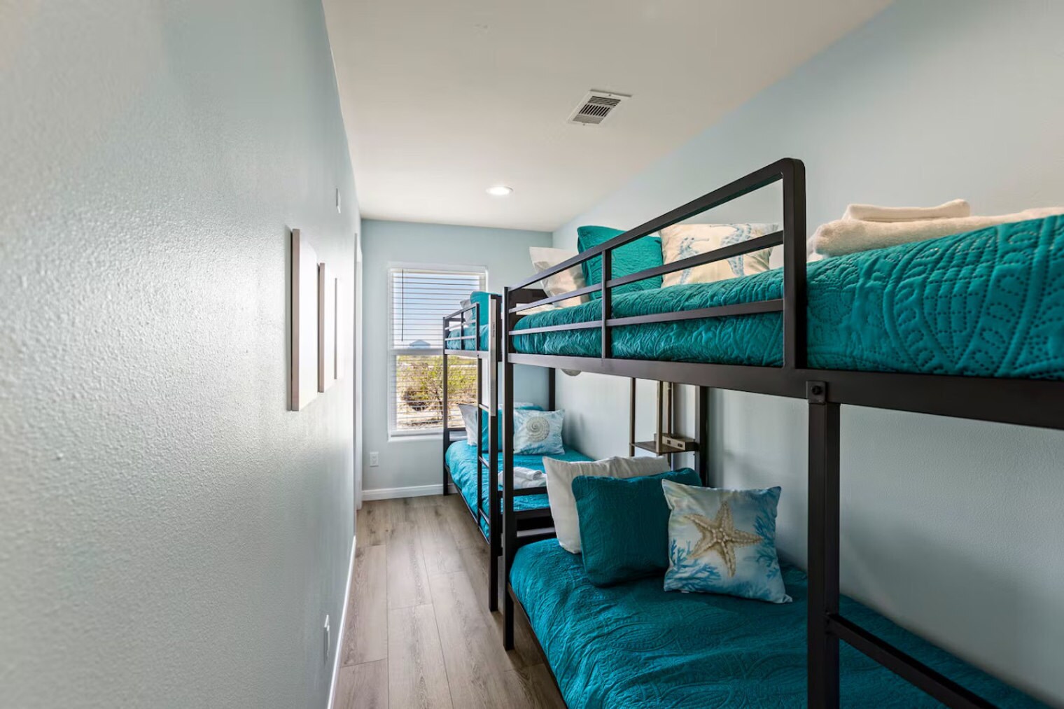 Building Photo - 1062 Cedar Ln