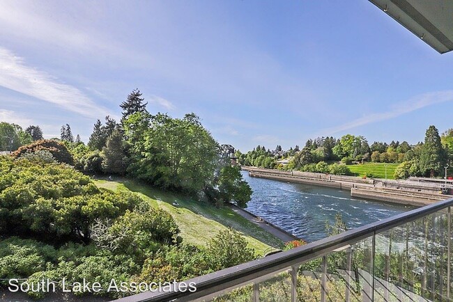 Building Photo - 2 br, 1 bath House - 3200 W. Commodore Way...