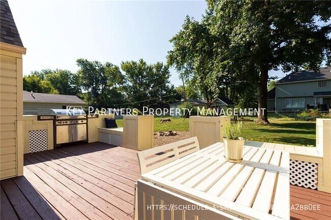 Building Photo - 1309 Linden Rd