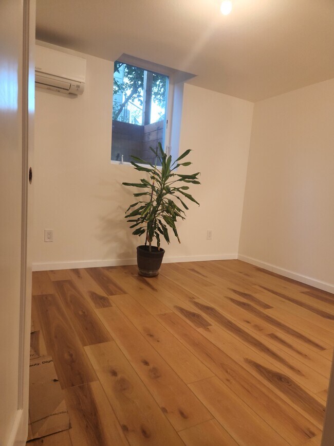 3rd bedroom w/ egress - 6845 N Atlantic Ave