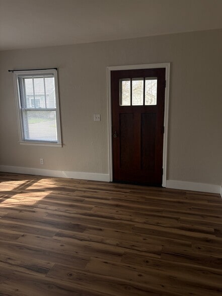 Building Photo - 26 Walnut Ct