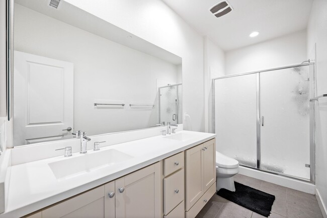 Building Photo - 1222 N Harbor Blvd