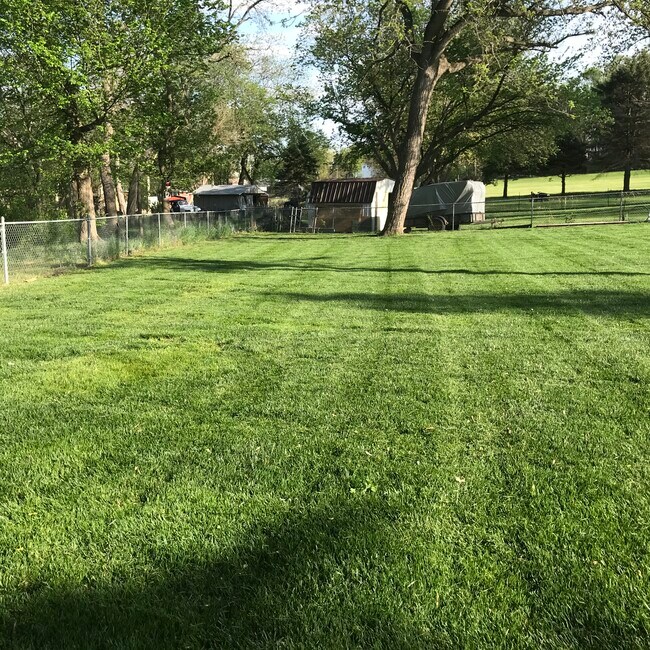 Building Photo - 8313 S 38th St