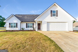 Building Photo - 320 Woodland Ridge Cir