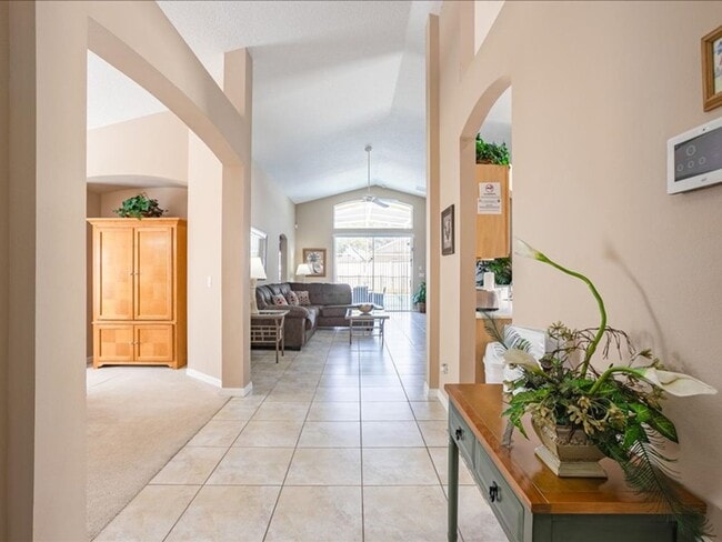 Building Photo - Stunning Fully Furnished 4-Bedroom, 3-Bath...